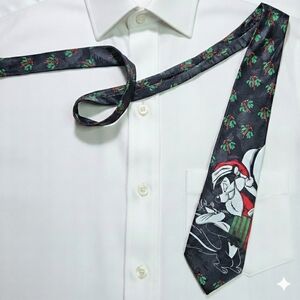 Looney Tunes 57x4" Tie Christmas Pepe Le Pew Penelope Pussycat Mistletoe Cartoon